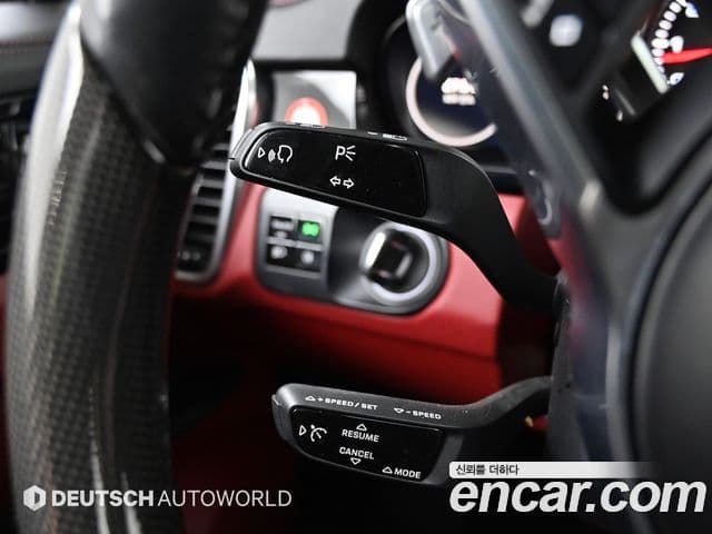 Porsche Cayenne 2020 — Photo 11/20