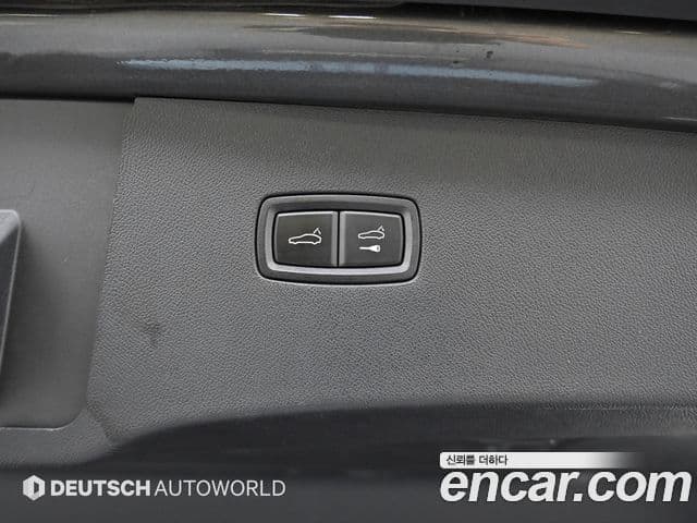 Porsche Cayenne 2020 — Photo 8/20