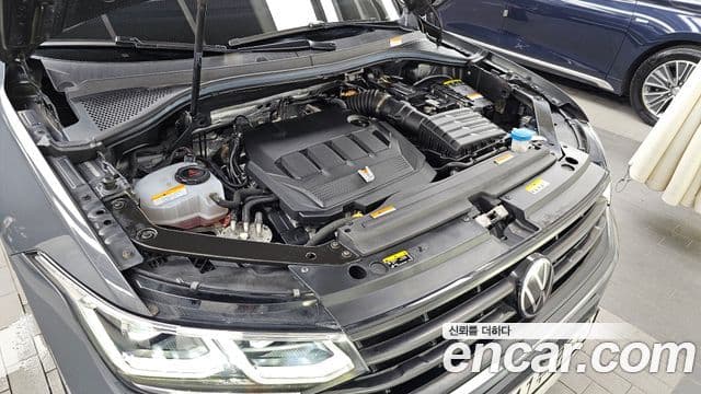Volkswagen Tiguan 2022 — Photo 32/35