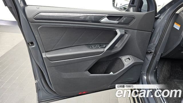 Volkswagen Tiguan 2022 — Photo 23/35