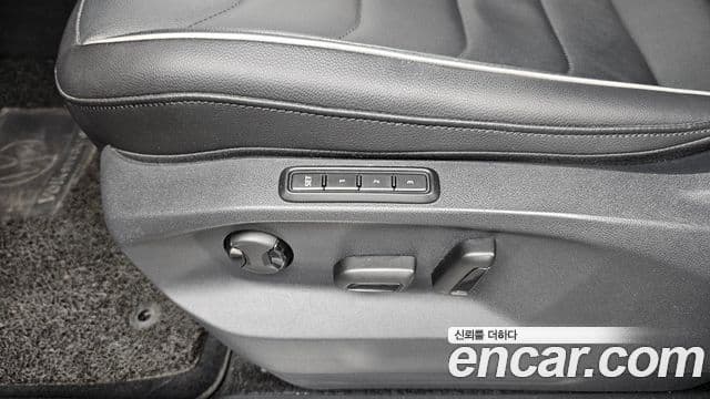 Volkswagen Tiguan 2022 — Photo 34/35