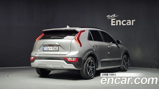 Kia Niro 2022 — Фото 2/20