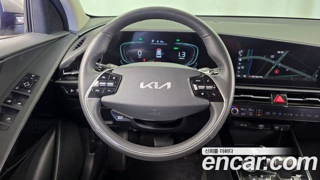 Kia Niro 2022 — Фото 13/20