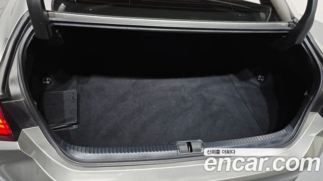 Lexus ES300h 2020 — Photo 3/34