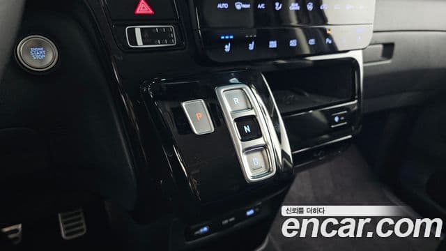 Hyundai Staria 2022 — Şəkil 23/32