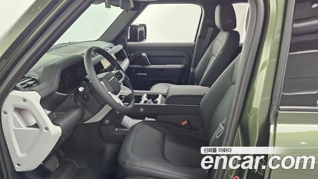 Land Rover Defender 2026 — Photo 11/20