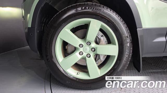 Land Rover Defender 2023 — Photo 19/20