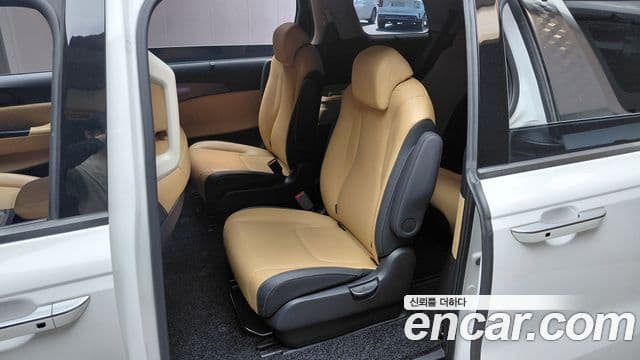 Kia Carnival 2023 — Фото 11/20