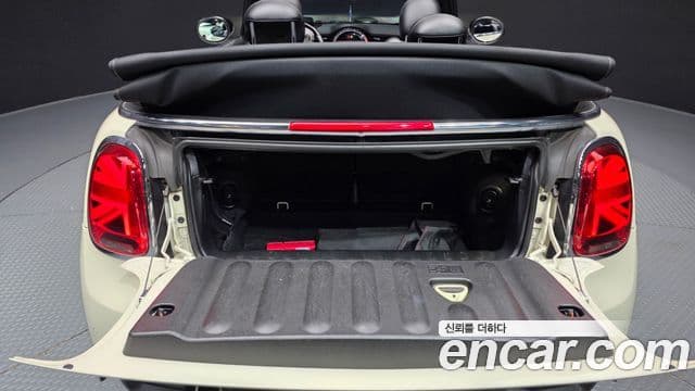 Mini Cooper Convertible 2022 — ფოტო 6/37