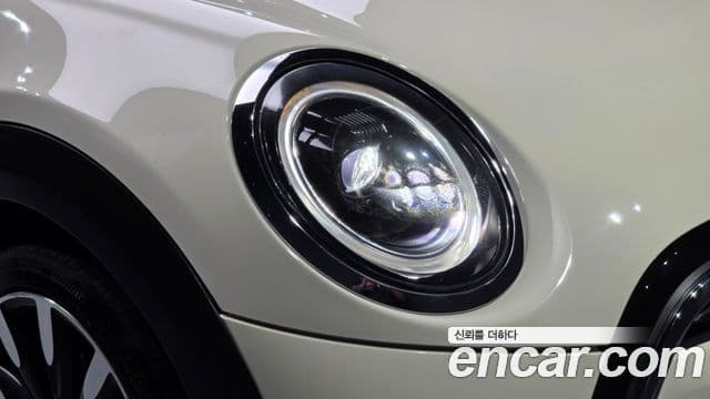 Mini Cooper Convertible 2022 — ფოტო 37/37