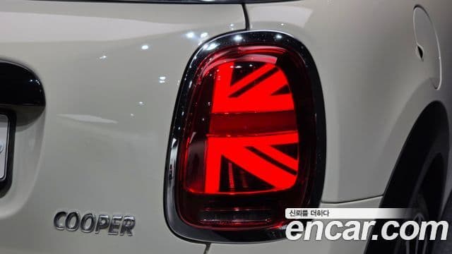 Mini Cooper Convertible 2022 — ფოტო 15/37