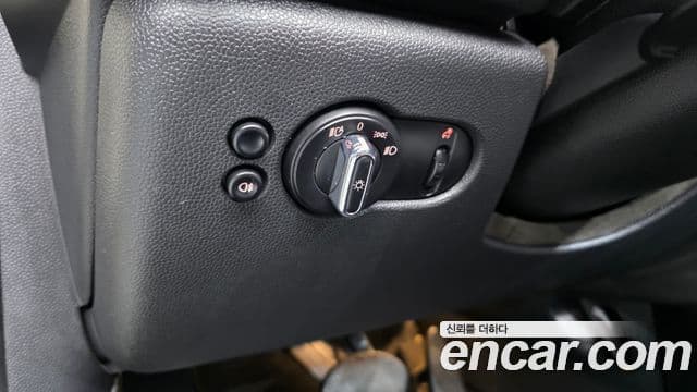 Mini Cooper Convertible 2022 — ფოტო 21/37