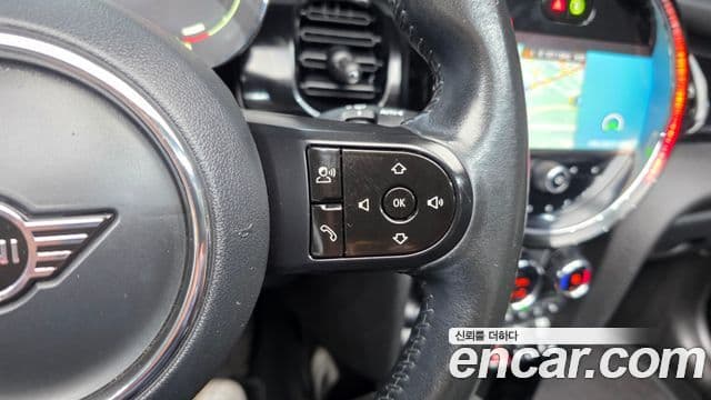 Mini Cooper Convertible 2022 — ფოტო 19/37