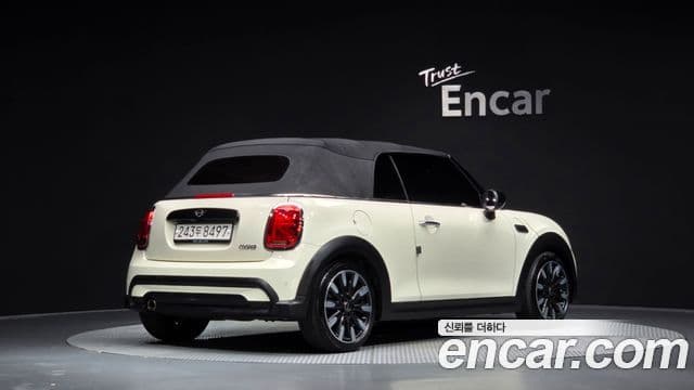 Mini Cooper Convertible 2022 — ფოტო 25/37