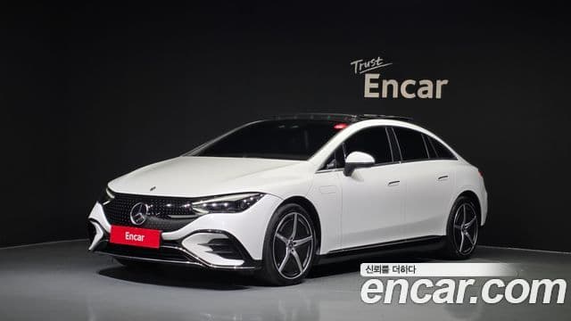 Mercedes-Benz EQE 2023 — ფოტო 25/35