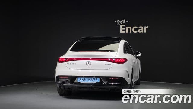 Mercedes-Benz EQE 2023 — ფოტო 22/35