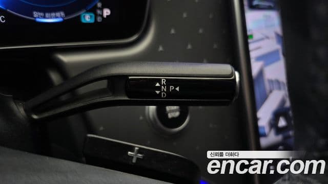 Mercedes-Benz EQE 2023 — ფოტო 28/35