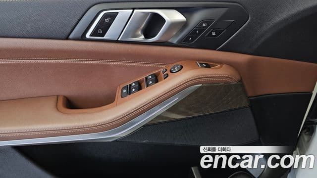 BMW X5 2021 — Photo 16/34