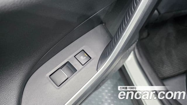 Toyota RAV4 2021 — Photo 29/34