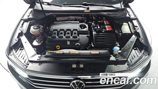 Volkswagen Passat GT 2021 — Şəkil 28/32