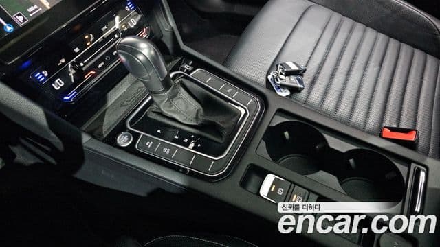 Volkswagen Passat GT 2021 — Şəkil 16/32