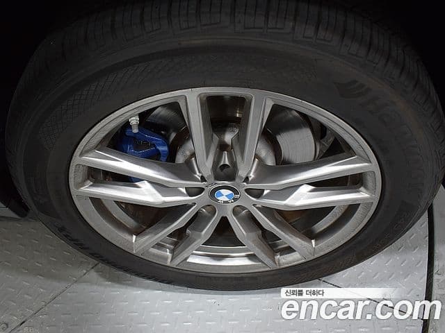 BMW X4 2021 — Photo 11/20