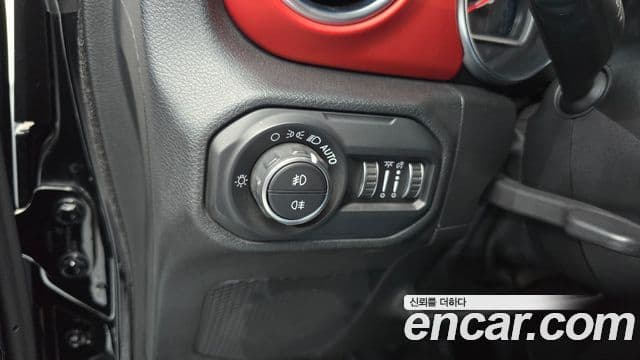 Jeep Wrangler 2020 — ფოტო 3/32