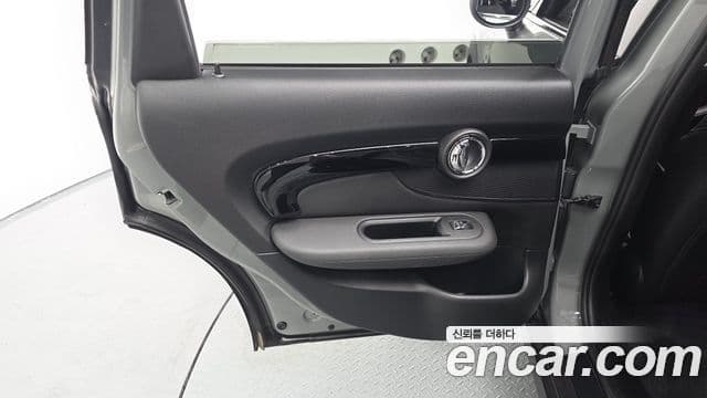 Mini Cooper Clubman 2021 — Şəkil 29/30
