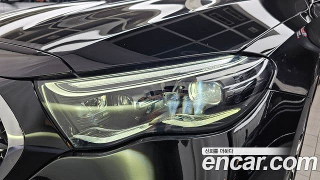 Mercedes-Benz E-Class 2024 — Photo 6/33
