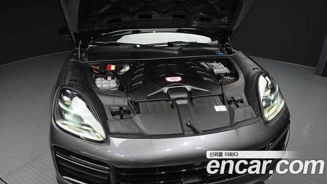 Porsche Cayenne 2021 — Photo 15/20