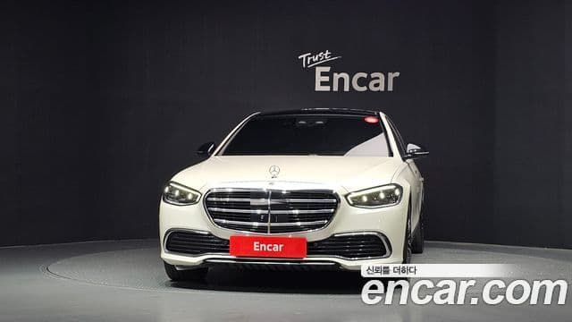 Mercedes-Benz S-Class 2023 — Photo 2/34