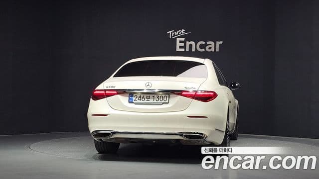 Mercedes-Benz S-Class 2023 — Photo 7/34