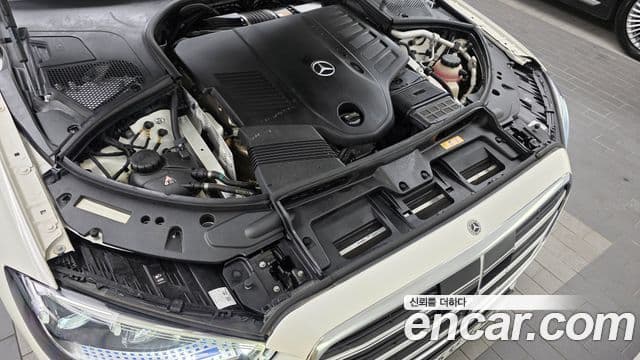 Mercedes-Benz S-Class 2023 — Photo 19/34