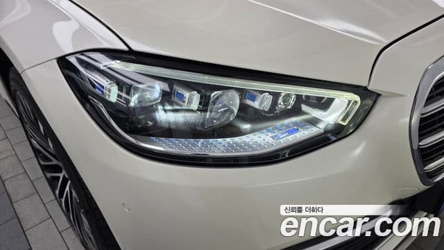 Mercedes-Benz S-Class 2023 — Photo 14/34