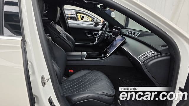 Mercedes-Benz S-Class 2023 — Photo 5/34