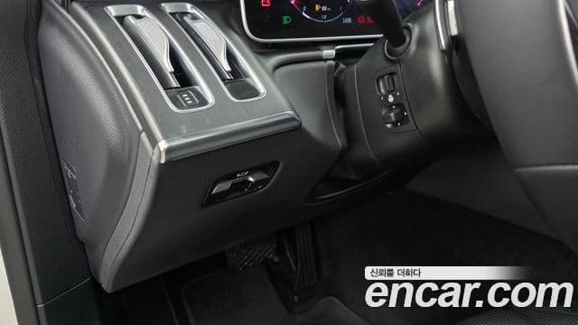 Mercedes-Benz S-Class 2023 — Photo 28/34