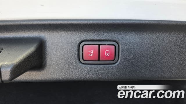Mercedes-Benz S-Class 2023 — Photo 17/34