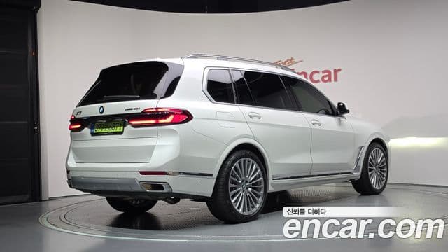 BMW X7 2025 — Photo 10/33