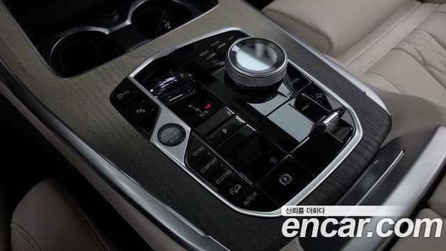 BMW X7 2025 — Photo 9/33