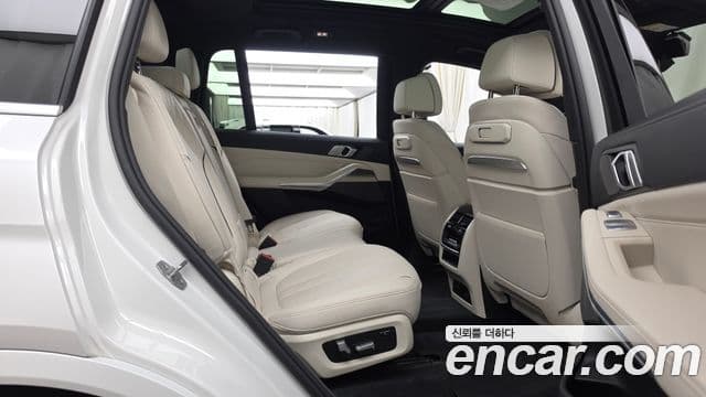 BMW X7 2025 — Photo 26/33