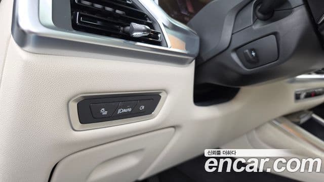 BMW X7 2025 — Photo 17/33