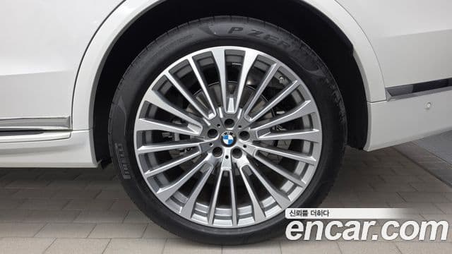 BMW X7 2025 — Photo 22/33