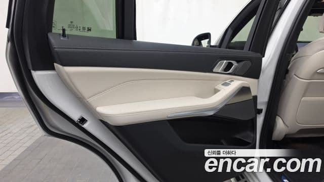 BMW X7 2025 — Photo 32/33