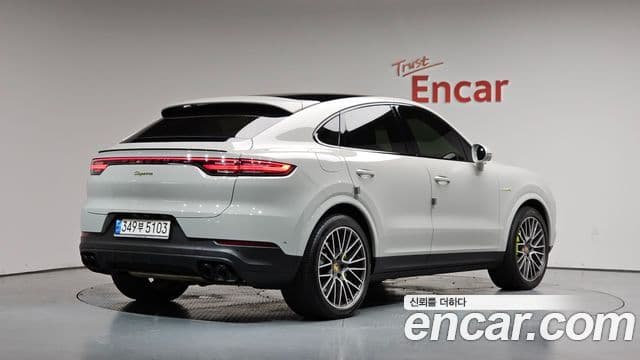 Porsche Cayenne 2023 — Photo 23/33
