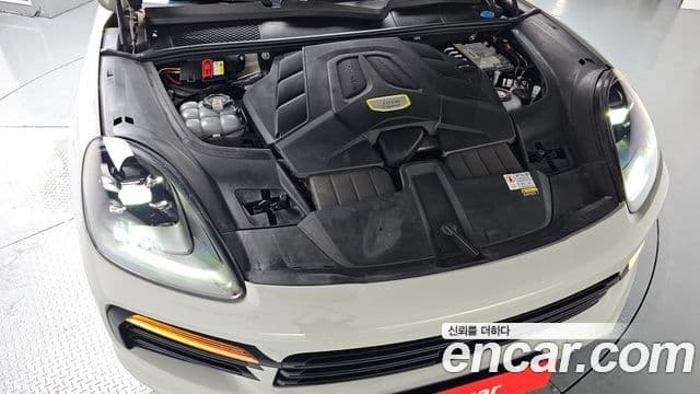 Porsche Cayenne 2023 — Photo 30/33
