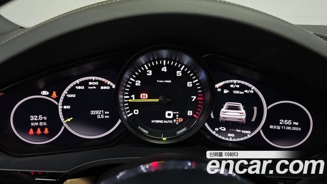 Porsche Cayenne 2023 — Photo 13/33