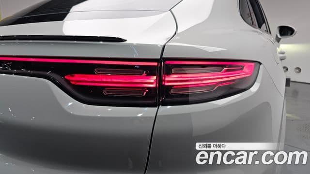 Porsche Cayenne 2023 — Photo 10/33
