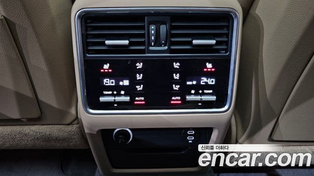 Porsche Cayenne 2023 — Photo 33/33