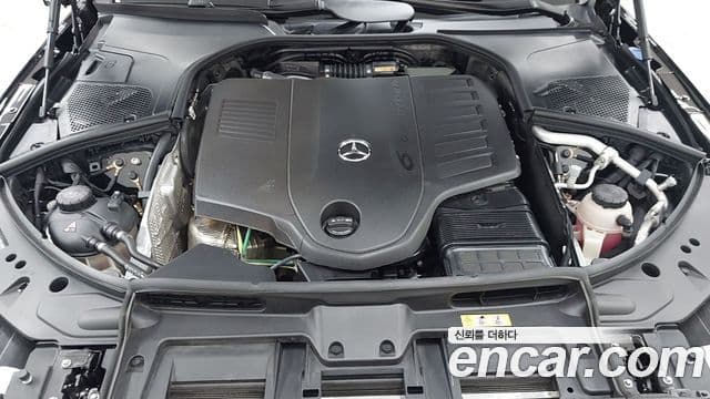 Mercedes-Benz S-Class 2025 — Photo 2/18