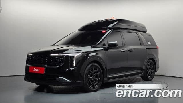 Kia Carnival 2025 — Фото 1/20